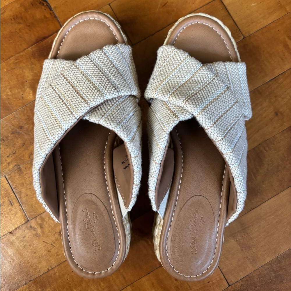 Universal Thread Tan and Cream Sandals